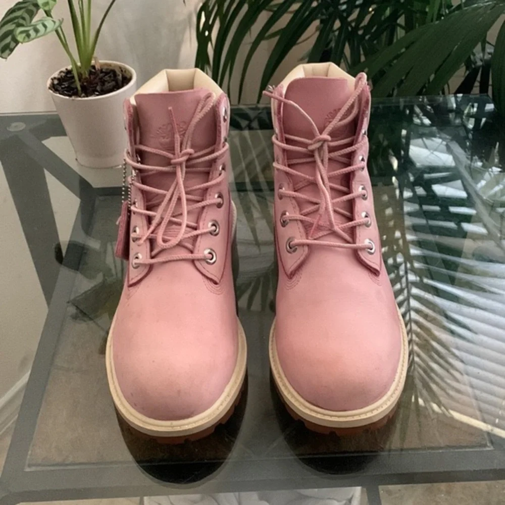 TIMBERLAND Premium 6-Inch Waterproof Boot (WMS SIZE 7)